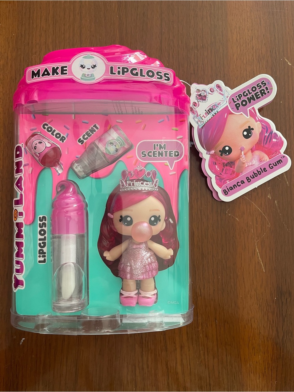 Make Lipgloss Bianca Bubble Gum Scented Pink Doll & Lipgloss